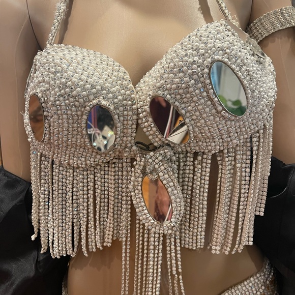 Bellydance costume white rhinestones and mirrors. Hand made by Marliza Pons 32D - Picture 3 of 13
